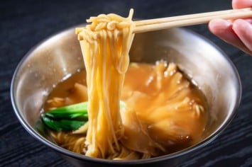 【各5食限定】フカヒレ拉麺、フカヒレ丼飯がランチに登場
