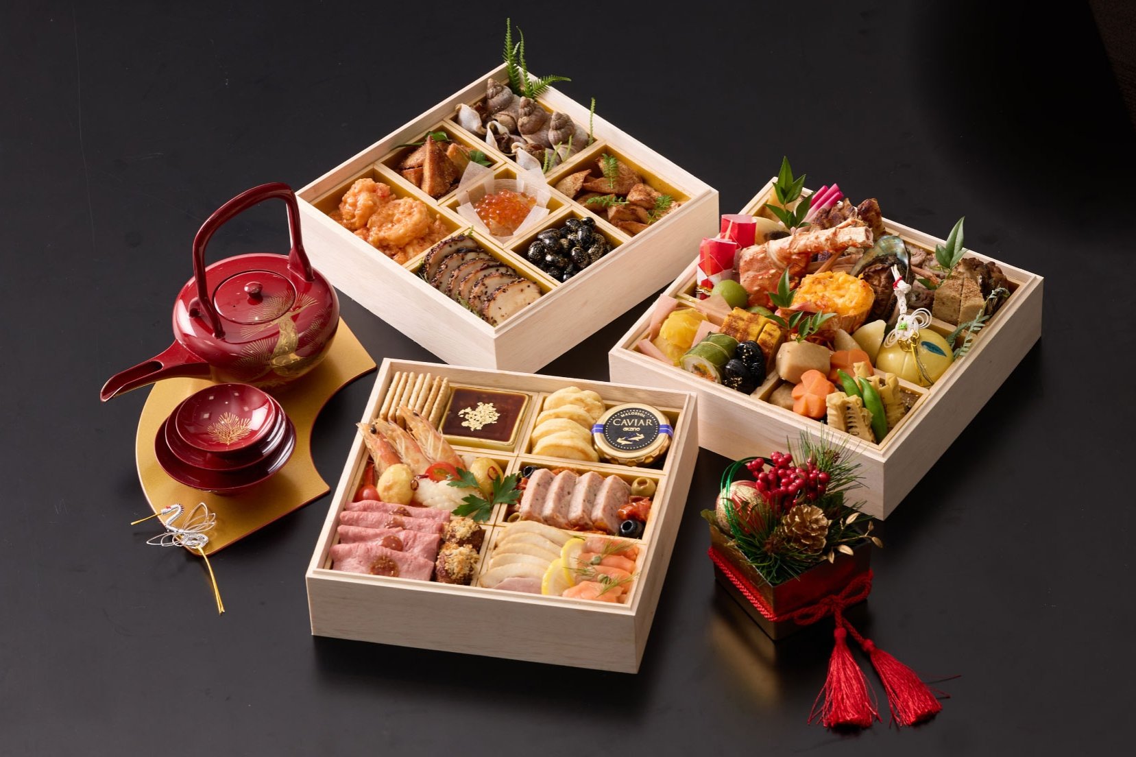 【おせち 数量限定・予約販売】「迎春」華やぎの和洋中三段重