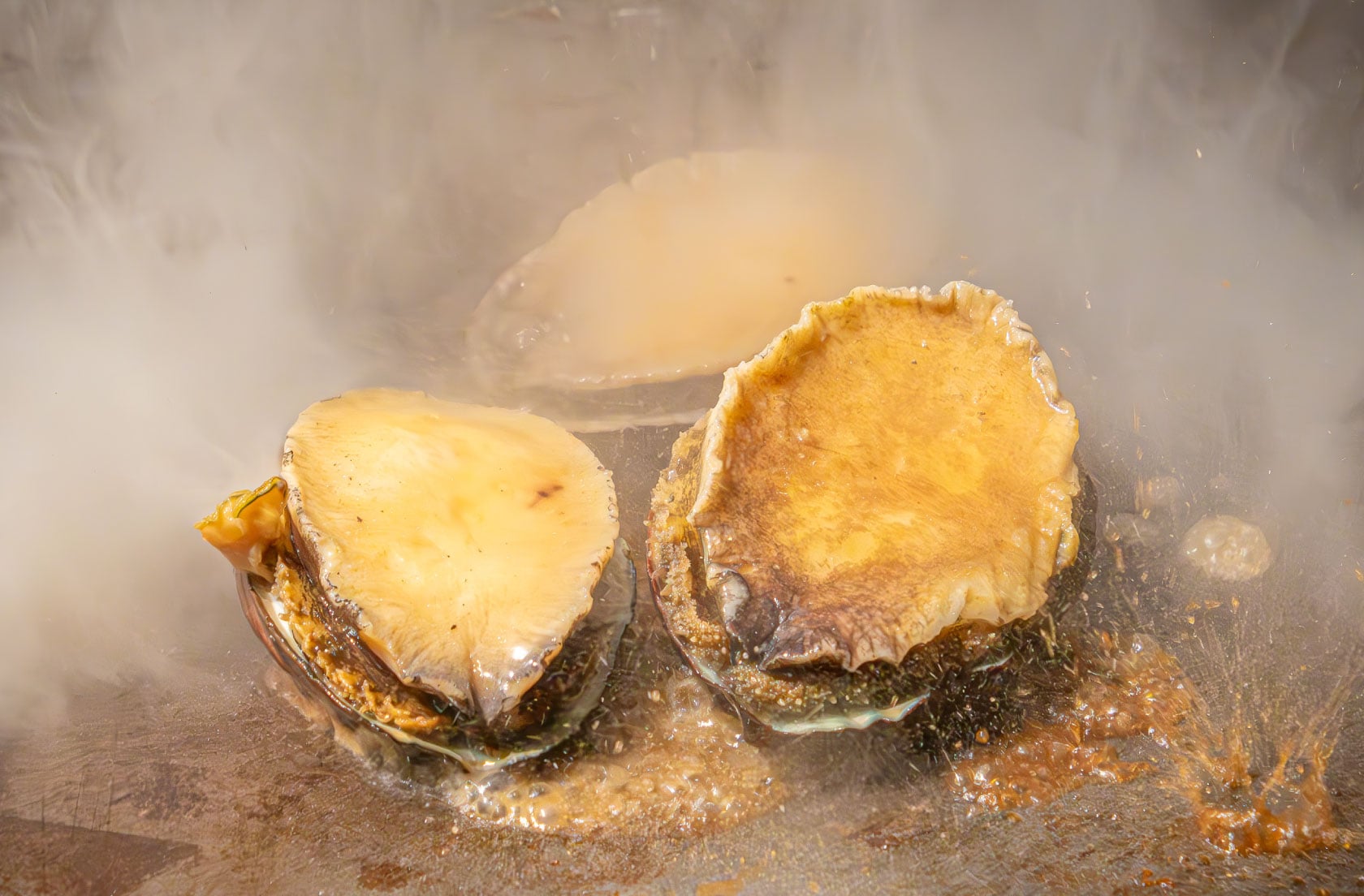 アワビの鉄板焼き